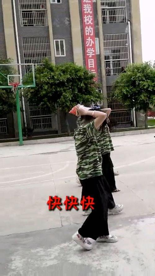 直男拍照吃瓜,镜头下的趣味瞬间