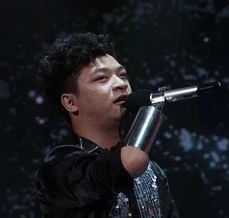 头条上男人老唱歌,男人老唱歌，诠释人生百态
